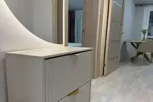 Svetlaya odnokomnatnaya s sovremennym remontom Apartments, Mariupol