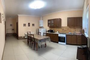 Uyutnyy ryadom s Naberezhnoy Guest house, Vladikavkaz