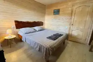 Dvuhmestnyy nomer s 1 krovatyu uluchshennyy Apartments, Candripsh