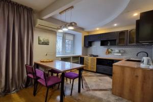Uyutnaya na Shimanovskoy Apartments