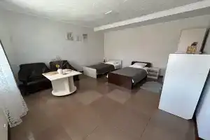 Dvuhmestnyy nomer s 2 otdelnymi krovatyami standart Apartments, Mogilev