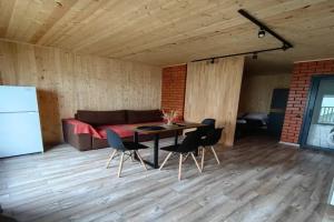 Chetyryohmestnyy nomer Semeynyy nomer - studiya Apartments, Izbarbash