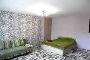 Oktyabrskoy revolyutsii 3a studiya Apartments, Smolensk