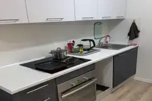 Prostornaya vidovaya evro 2-ka Apartments, Misailova