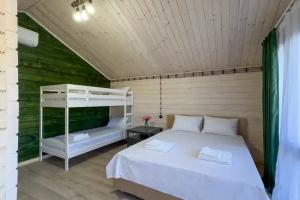 Chetyryohmestnyy nomer standart Cottage, Alakhadzi