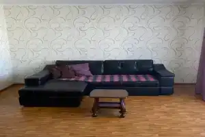 3-komnatnaya Apartments, Kostova