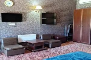 Lyuks Apartments, Agudzera