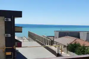 Evrodvushka na pervoy linii s vidom na more Apartments, Novorossijsk