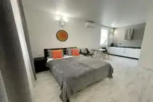 Uyutnaya sovremennaya studiya Apartments, Sevastopol