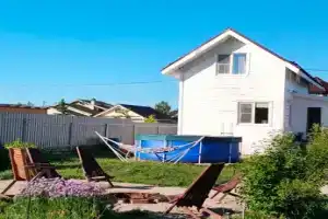 Domik u reki Cottage, Kupanskiy