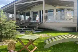 Stilnyy dom Rancho s chanom Cottage, Chekhov