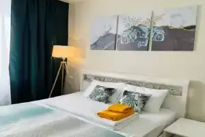 Idealnaya v novom dome, udobnoe raspolozhenie Apartments, Mirnyj