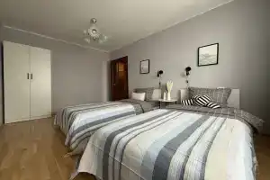 Uyutnaya 3-komnatnaya v Kirovskom rayone Apartments