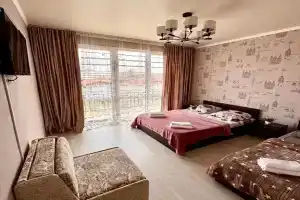 Chetyryohmestnyy nomer standart Apartments, Alakhadzi