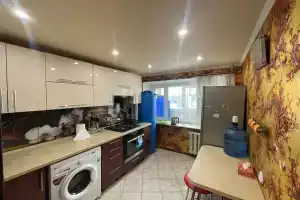 Uhozhennaya na ploshchadi Lenina, na vodu bespereboyka Apartments, Donetsk