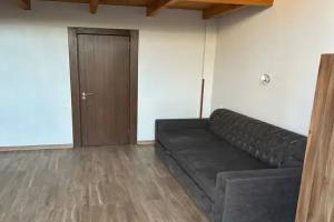 Semeynyy nomer lyuks s vidom na gory Apartments, Kobuleti