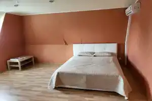 Uyutnyy zhiloy dom ploshchadyu 120m2, 3 kom., rasschitanyy na 8 chelovek. Cottage, Novocherkassk
