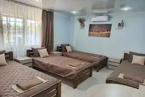 Chetyryohmestnyy nomer Kofe Apartments, Astrakhan