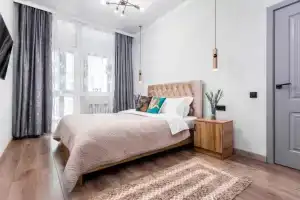 2-kom Bayhouse u metro Saryarka dlya 6-h gostey, Almaty