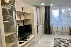 Uyutnaya svetlaya ryadom s parkom Poddubnogo Apartments, Yeysk