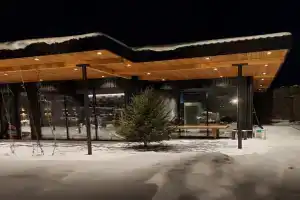 Eko kompleks Etnos na reke Chusovaya, dlya semeynogo otdyha i turistov Cottage, Polasna