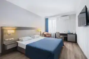 Dvuhmestnyy nomer s 1 krovatyu lyuks Apartments, Misailova