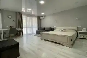 -studiya v tsentre vozle naberezhnoy Apartments, Berdyansk
