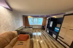 Horoshaya 2-h komnatnaya , do morya peshkom 12 min Apartments, Mariupol