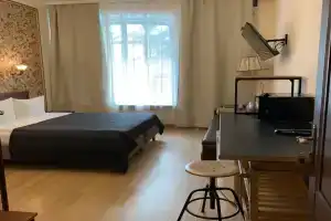 Dvuhmestnyy nomer s 2 otdelnymi krovatyami lyuks s vidom na gorod Apartments, Gavrikovo