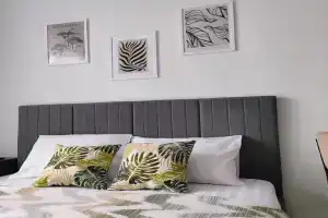 Studiya Apartments, Misailova