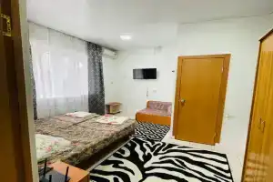 Kristina Hotel, Agoy