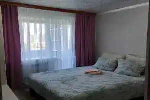 Chistaya, uyutnaya v tsentre Apartments, Mirnyj