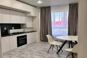 Uyutnaya v novom dome, avtonomnoe vodosnabzhenie Apartments, Mariupol