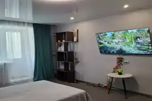 Prostornaya ryadom s Brosko Mol Apartments