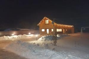 Derevyannyy dom s baney-saunoy i trenazhyorami Cottage