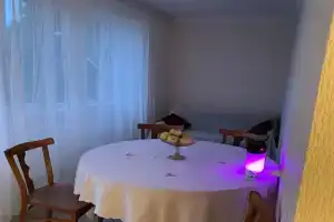 Rayskiy ugolok v zhivopisnom meste Apartments, Agudzera