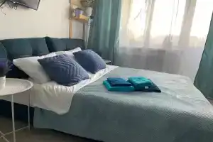 Uyutnaya studiya ryadom s vokzalom Apartments, Noginsk