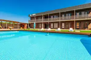 Chetyryohmestnyy nomer uluchshennyy Apartments