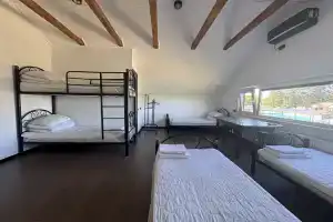 Semeynyy nomer odnokomnatnyy shestimestnyy Apartments, Mostovoye