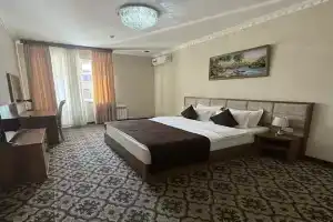Dvuhmestnyy nomer s 1 krovatyu uluchshennyy Apartments, Fergana
