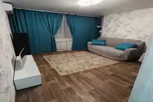 Uyutnaya s konditsioner v tsentre goroda Apartments, Lugansk
