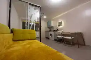 Uyutnaya studiya v tihom rayone Apartments, Samara