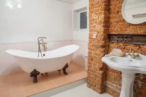 Dvuhmestnyy s 1 krovatyu persikovyy luxe Apartments, Ryazan