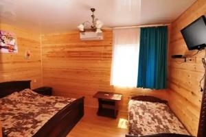 Tryohmestnyy nomer standart Apartments, Alakhadzi