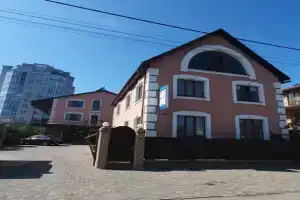 Dvuhmestnyy nomer s 1 krovatyu standart Apartments, Berdyansk