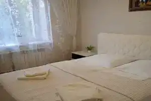 3-komnatnaya Apartments, Pavlovsk