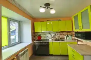 Uyutnaya dvuhkomnatnaya v tsentre goroda Apartments, Lesozavodsk