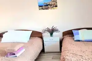 Dvuhmestnyy nomer s 2 otdelnymi krovatyami s kuhney Apartments, Primorsko-Akhtarsk