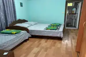 Tryohmestnyy nomer standart no1 letniy Apartments, Novyjj Afon