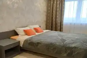 Svetlaya evrodvushka s zakrytoy stoyankoy Apartments, Dmitrov